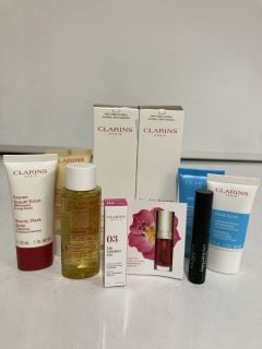 A COLLECTION OF CLARINS ITEMS TO INCLUDE DOUBLE SERUM COMPLETE AGE CONTROL CONCENTRATE 50ML (3380810149678) LIP COMFORT OIL 03 CHERRY (3666057037603) TOTAL RRP £155.5