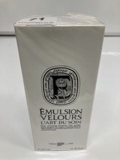 EMULSION VELOURS L'ART DU SOIN VELVET HAND LOTION 350ML (SEALED UNIT) (3700431442574)