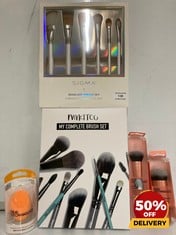 COLLECTION OF REAL TECHNIQUES BUBBLE BLENDING BRUSH TO INCLUDE MYKITCO MY COMPLETE BRUSH SET, TWELVE BRUSHES TOTAL RRP £214