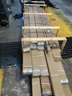 A LARGE PALLET TO INCLUDE ADAPTER BURSTNER 450 CM & ADAPTER HYMER 340CM