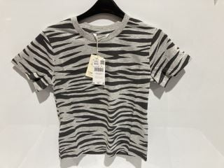 BOX OF PREMIUM DESIGNER APPAREL TO INCLUDE MANGO GIRLS ZEBRA T-SHIRT SIZE XS-S