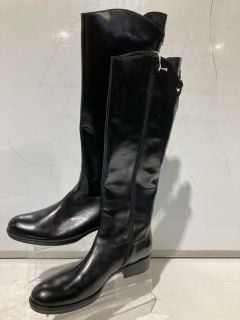 GABOR ANIMATE MED BLACK LEATHER BOOTS SIZE 5.5