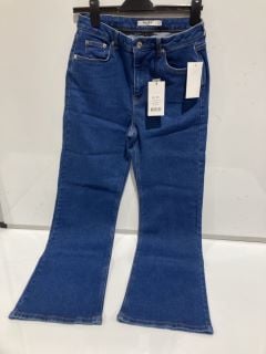 BOX OF PREMIUM DESIGNER APPAREL TO INCLUDE NAKED MID BLUE STRAIGHT LEG HIGH WAIST JEANS SIZE SIZE 10