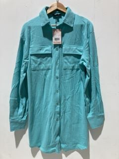 BOX OF PREMIUM DESIGNER APPAREL TO INCLUDE MISSGUIDED AQUA BLUE CARDIGAN SIZE 14