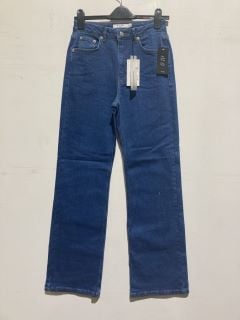 BOX OF PREMIUM DESIGNER APPAREL TO INCLUDE NA-KD STRAIGHT LEG HIGH WAIST JEANS MID BLUE SIZE EU 36