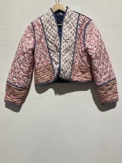 A BOX TO INCLUDE A WHITE/PINK MEDIUM FLORAL PRINT COAT