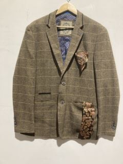 A BOX TO INCLUDE CAVANI BEIGE CHECKERED TWEED 3 PIECE SUIT WAISTCOAT- 42R TROUSERS-34R JACKET-42R RRP £150