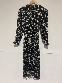 2 X AX PARIS BLACK PRINTED WRAP OVER MIDI DRESS SIZE 6 RRP £60