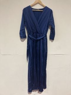 BOX OF PREMIUM DESIGNER APPAREL TO INCLUDE QUIZ NAVY SATIN PLEATED WRAP DRESS SIZE 12 RRP £35