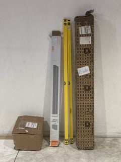 PALLET OF ITEMS TO INCLUDE 2 METER SPIRIT LEVEL