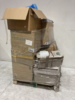 PALLET OF ASSORTED ITEMS INCLUDING PIZZA BOXES AND VP30 MEAL BOXES AND GSM GREASE PROOF CASES