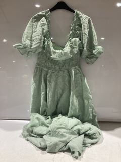 BOX OF ITEMS TO INCLUDE MINT OFF THE SHOULDER DRESS SMALL