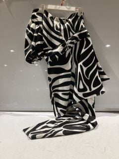 BOX OF ASSORTED ITEMS TO INCLUDE FOREVER UNIQUE ONE SHOULDER MINI DRESS ZEBRA PRINT SIZE UK 10 RRP £169