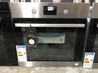 AEG BUILT-IN SINGLE OVEN MODEL: BPS356061M - RRP.£649 (EX-DISPLAY)