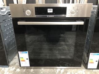 BOSCH BUILT-IN SINGLE OVEN MODEL: HRS574BS0B - RRP.£629 (EX-DISPLAY)