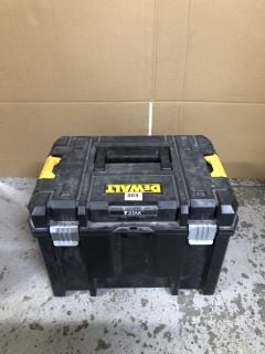 DEWALT T STAK TOOL BOX CONTAINING VARIOUS HAND TOOLS INC HACKSAW - MPSS03001871 (VAT ONLY PAYABLE ON BUYERS PREMIUM) (18+ ID REQUIRED)