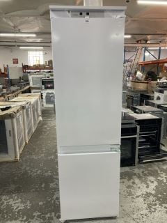 HOTPOINT INTEGRATED FRIDGE FREEZER MODEL: HTC18 T532 UK - RRP.£629 (EX-DISPLAY)