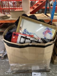 PALLET OF VARIOUS ITEMS INC. MIRROR