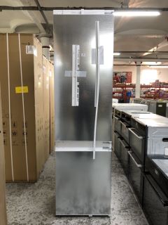 BOSCH INTEGRATED FRIDGE FREEZER MODEL: KIN96NSE0G - RRP.£849