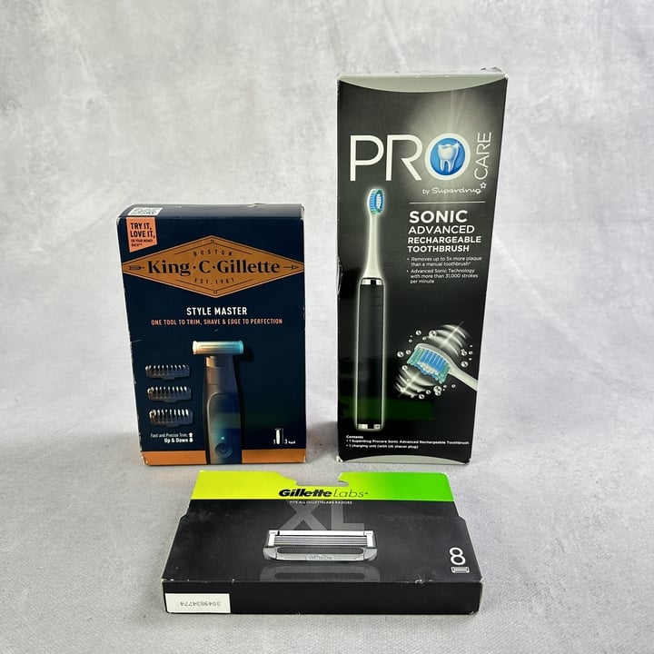 King C Gillette Style Master 3 in 1 Shver And Gillette Labs Blades x8 And 
Superdrug ProCare Sonic Rechargeable Electric Toothbrush Boxed (VAT ONLY PAYABLE ON BUYERS PREMIUM)