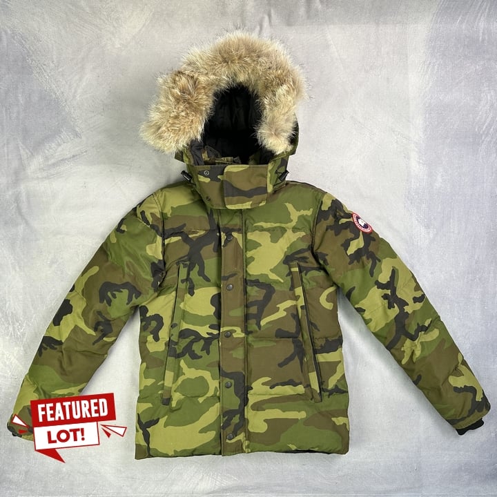 Canada Goose Camo Wyndham Down Parka 3808M - Size S (VAT ONLY PAYABLE ON BUYERS PREMIUM)