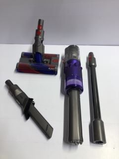 DYSON OMNI-GLIDE CORDLESS HANDHELD VACUUM CLEANER MODEL: SV19 - RRP.£369