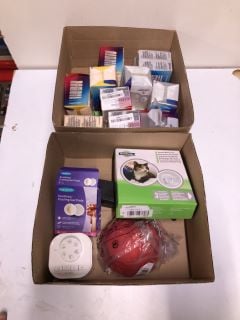 2 BOXES OF ITEMS TO INC GAMEGENIC FLEX CARD DIVIDER & LANSINOH SOOTHES COOLING GEL PADS & LORATADINE 10MG TABLETS & HEMOPROCT INSTANT RELIEF