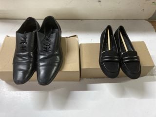 2 X EVERYDAY BLACK SHOES - SIZE: 4E & 9