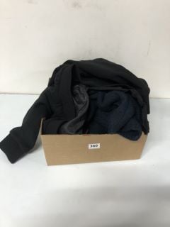 BOX OF CLOTHING ITEMS INC. UNDER ARMOR BOXES SIZE:M