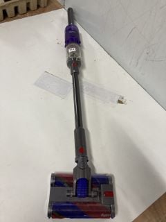 DYSON OMNI-GLIDE CORDLESS HANDHELD VACUUM CLEANER MODEL: SV19 - RRP.£369