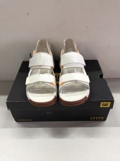 CAT PROGRESSOR SANDAL SIZE: UK 10 RRP: £70.00 (VAT ONLY PAYABLE ON BUYERS PREMIUM) (BAAP165)