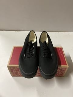 VANS AUTHENTIC UK SIZE: 7