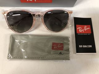 PAIR OF RAY-BAN DESIGNER SUNGLASSES