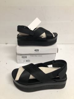 PAIR OF CALVIN KLEIN JEANS FLATFORM SANDALS SLING - SIZE 37