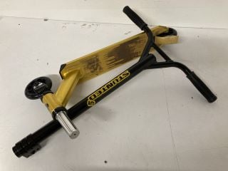 PRINTED GILT STUNT SCOOTER