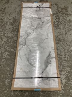 WHITE MARBLE EFFECT KITCHEN WORKTOP (1750 X 655 X 28MM) (COLLECTION FROM SITE ONLY)