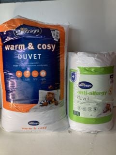 BEDDING TO INCLUDE A SILENTNIGHT ANTI ALLERGY DUVET