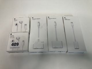 VARIOUS APPLE ITEMS TO INCLUDE HEADPHONES