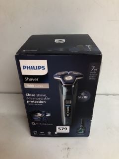 PHILIPS 7000 SERIES ELECTRIC SHAVER