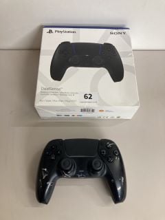 2 X PS5 DUAL SENSE WIRELESS CONTROLLERS