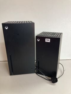 2 X XBOX SERIES S MINI FRIDGES