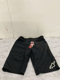 MENS SHORTS SIZE:36