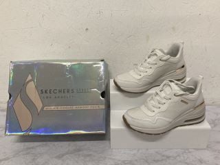 SKECHERS STREET LOS ANGELES SIZE: 4