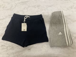 2 X KIDS BOTTOMS INC TOMMY HILFIGER SHORTS