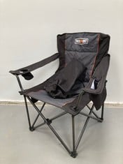 CAMPING CHAIR OVER MONT LARGE FOLDING CHAIR WITH ARMRESTS AND THERMAL BAG.