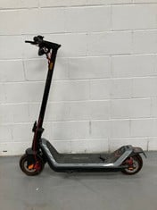 NIU ELECTRIC SCOOTER WITH ROAD LICENCE (DEPENDING ON MODEL, RANGE UP TO 60 KM AND LOAD 120 KG; EXTRA WIDE TYRES; LARGE RUNNING SURFACE; WIDER AND HIGHER HANDLEBARS P.V.P. 812,43€ (DAMAGED, NO CHARGER