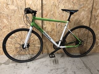 BOARDMAN BIKE (WHITE AND GREEN) - MPSS3341863 (VAT ONLY PAYABLE ON BUYERS PREMIUM)