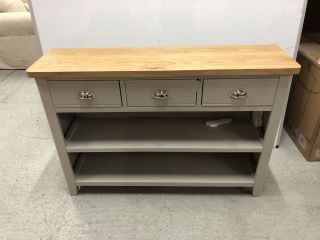 WOODEN CHEST OF DRAWERS