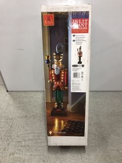 KINGS INLIT GIANT NUTCRACKER