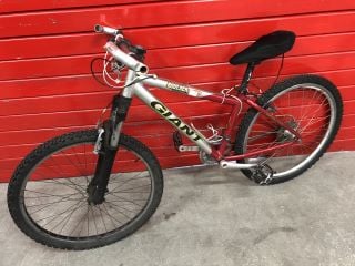 GIANT BOULDER MOUNTAIN BIKE (VAT ONLY PAYABLE ON BUYERS PREMIUM)